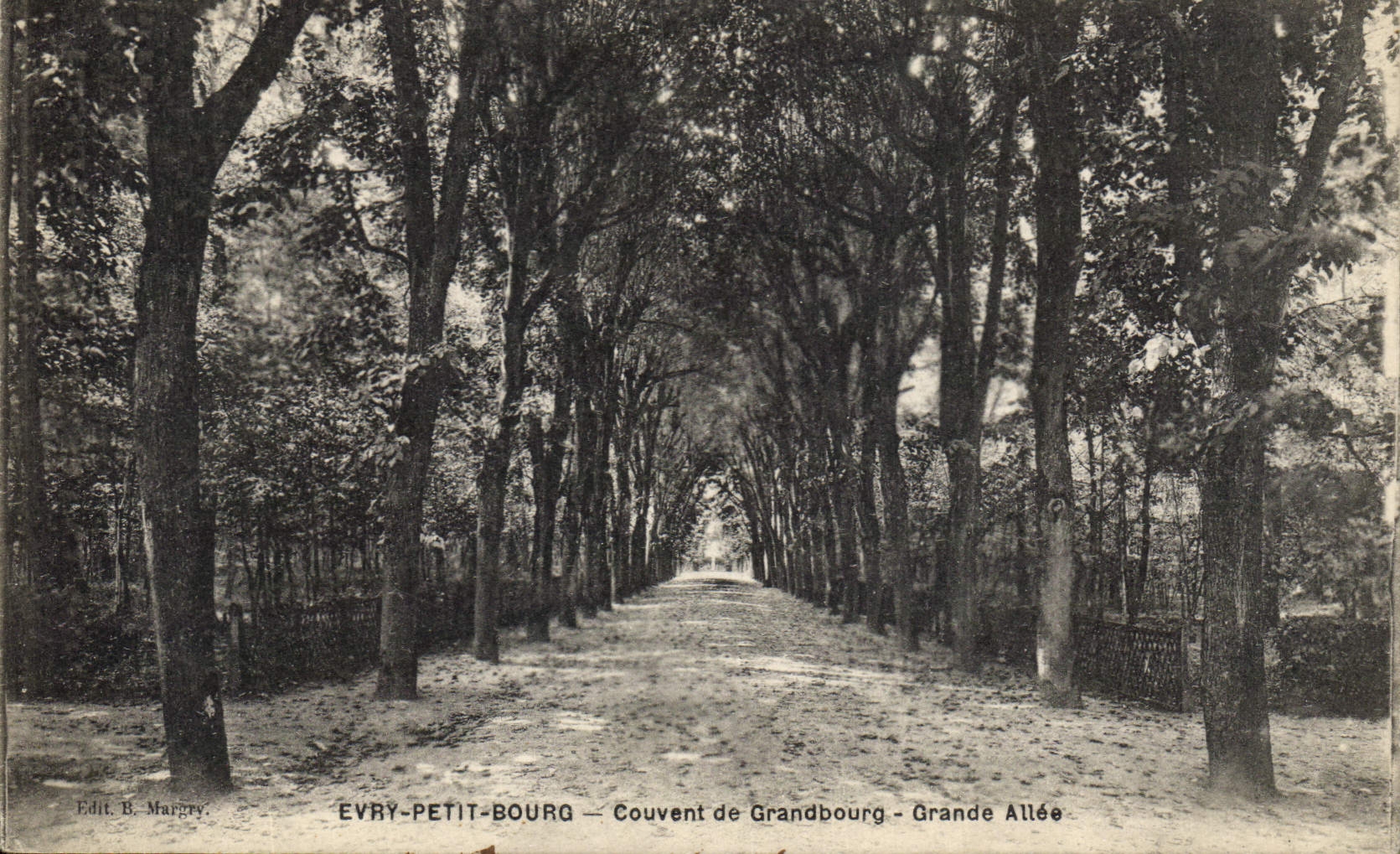 CPA Evry Petit Bourg couvent de Grandbourg Grande Allee 
