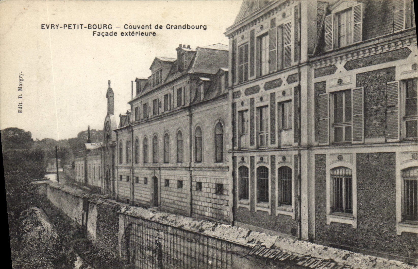 CPA Evry Petit Bourg couvent de Grandbourg facade exterieure 