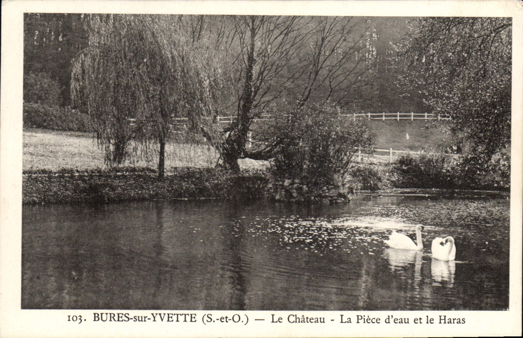 CPA Bures sur Yvette S et O le chateau la Piece d'eau et haras 
