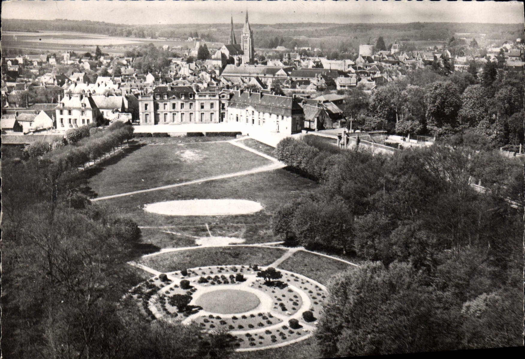 Dourdan — Vue aérienne de la mairie et du parc — Édition Lapie, Raprap
