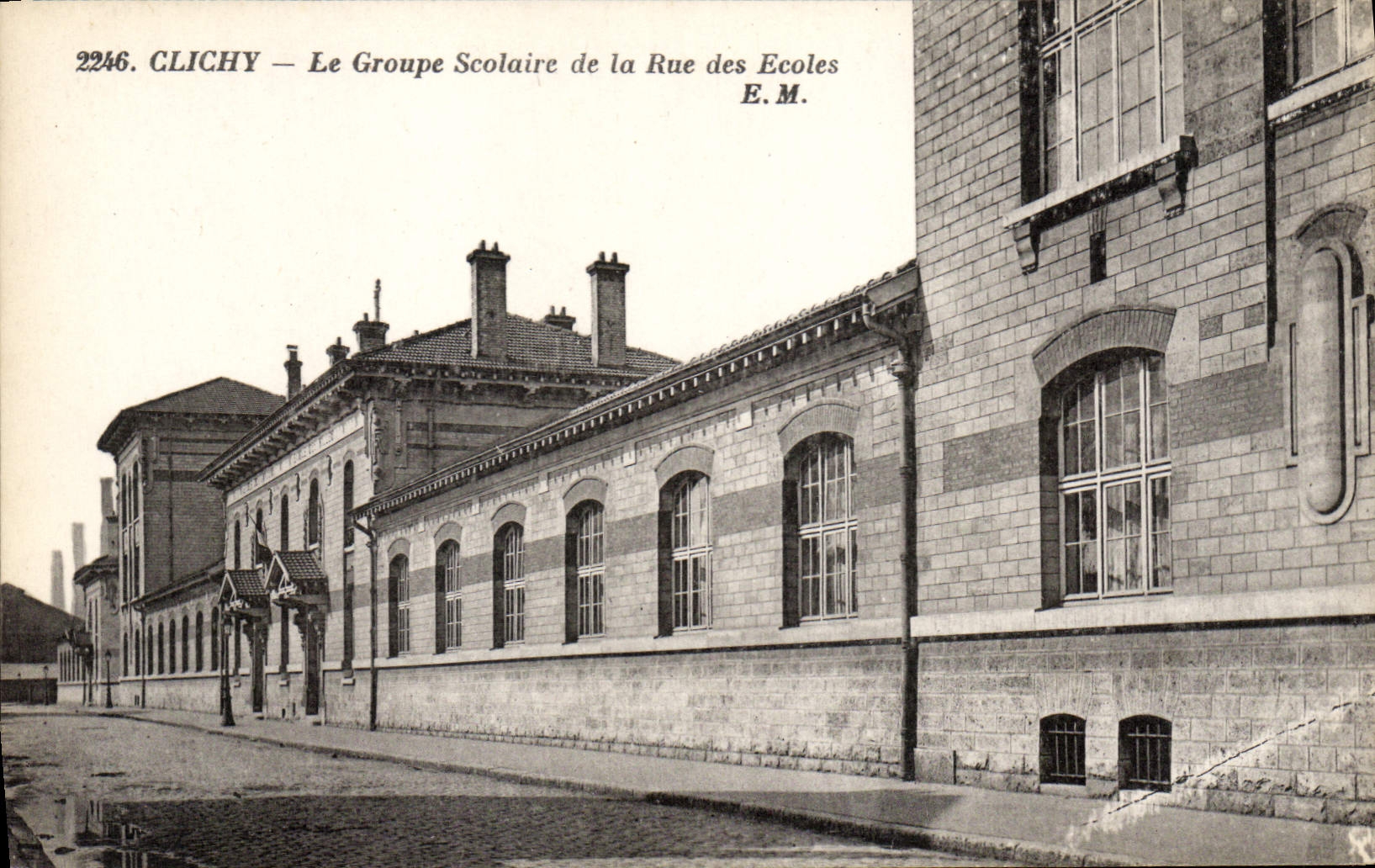 CPA Clichy Le Groupe Scolaire de la Rue des Ecoles
