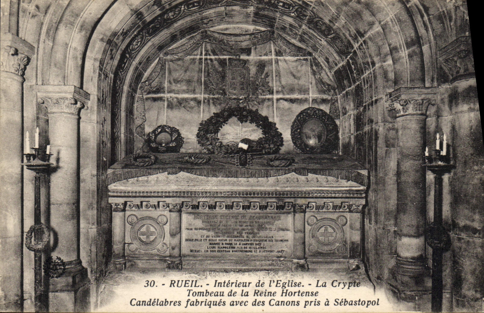 CPA Rueil Interieur de l'Eglise La Crypte