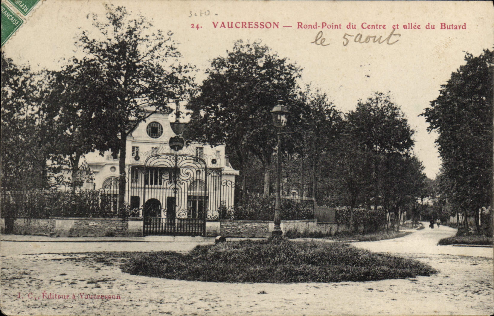 CPA Vaucresson Ront point du Centre et allee du Butard