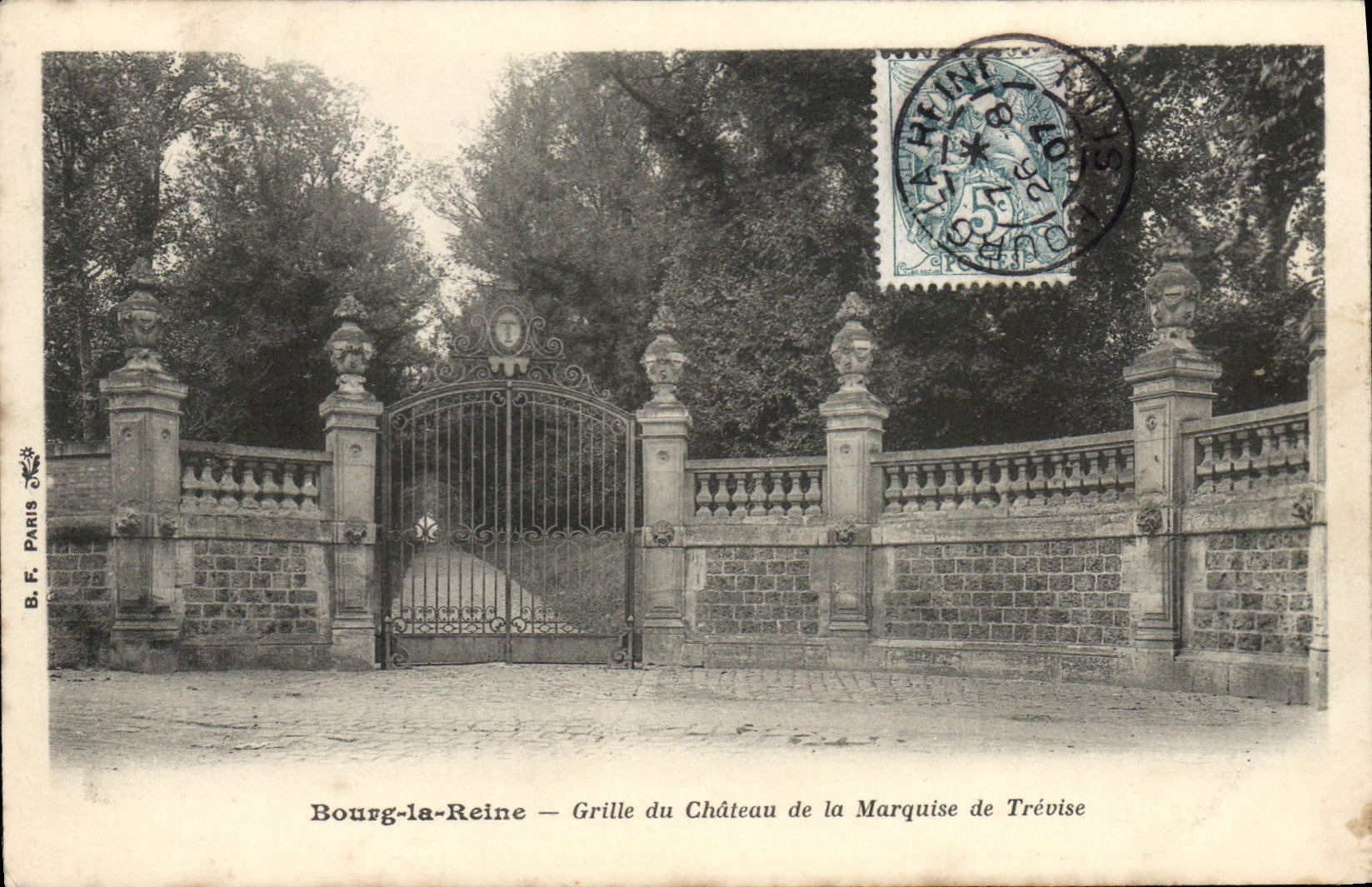 CPA Bourg la Reine Grille du Chateau de la Marquise de Trevise