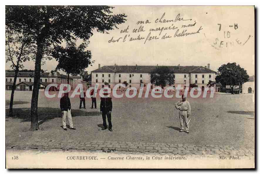 CPA Courbevoie Caserne Carras La Cour Interieure
