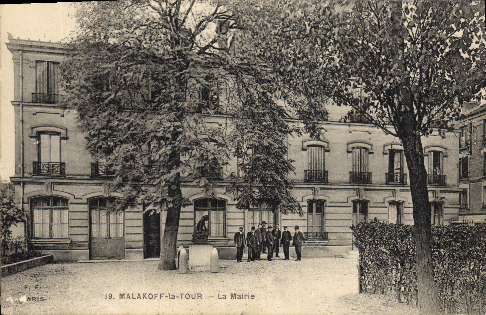 CPA Malakoff la Tour La Mairie