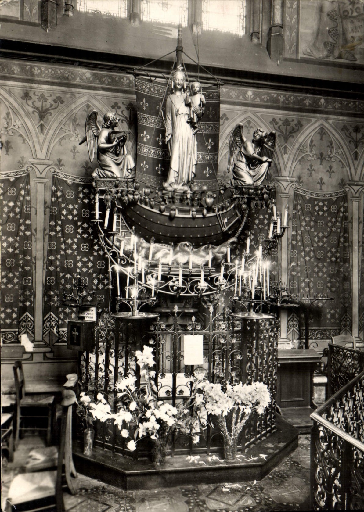 Notre-Dame de Boulogne — Intérieur de l'église — Photo Collection Librairie