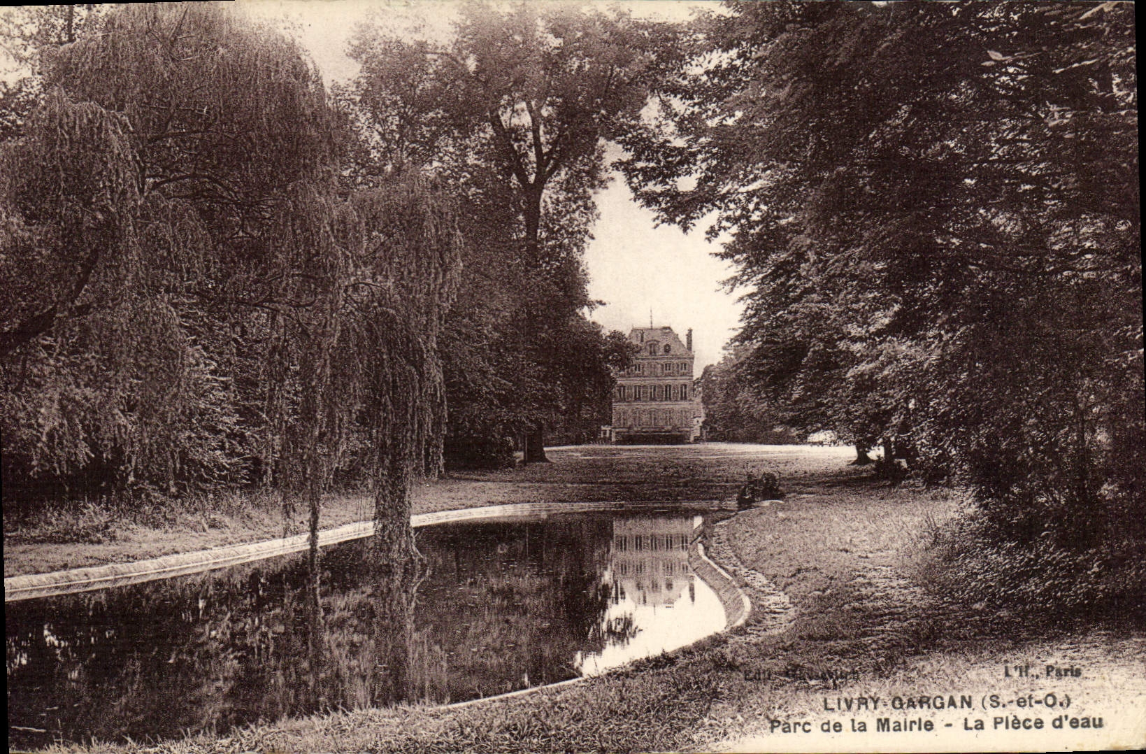 CPA Livry Gargan Parc de la Mairie La Piece d'eau