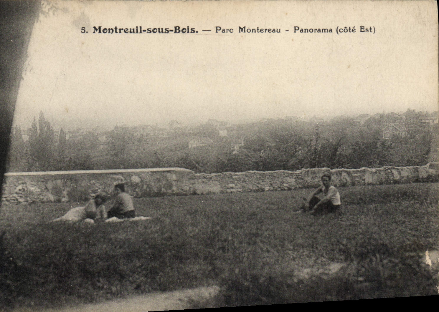 CPA Montreuil sous Bois Parc Montereau Panorama (cote Est)