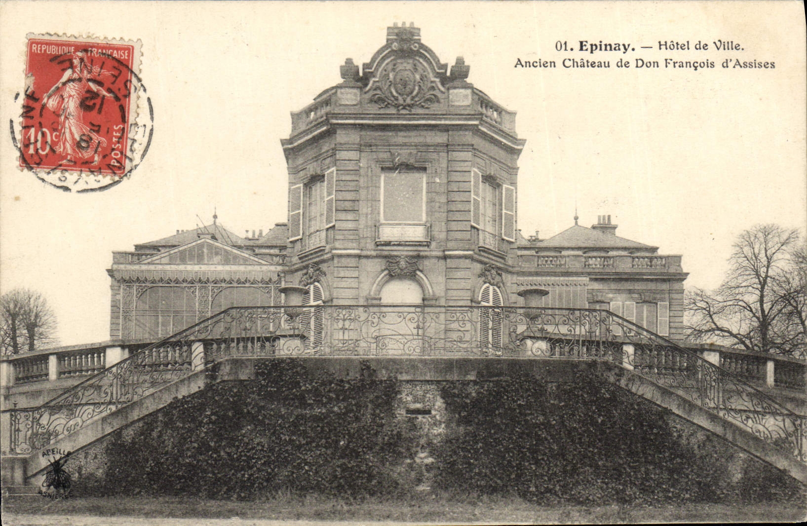 Epinay — Ancien Château de Don François d'Assises — Hôtel de Ville