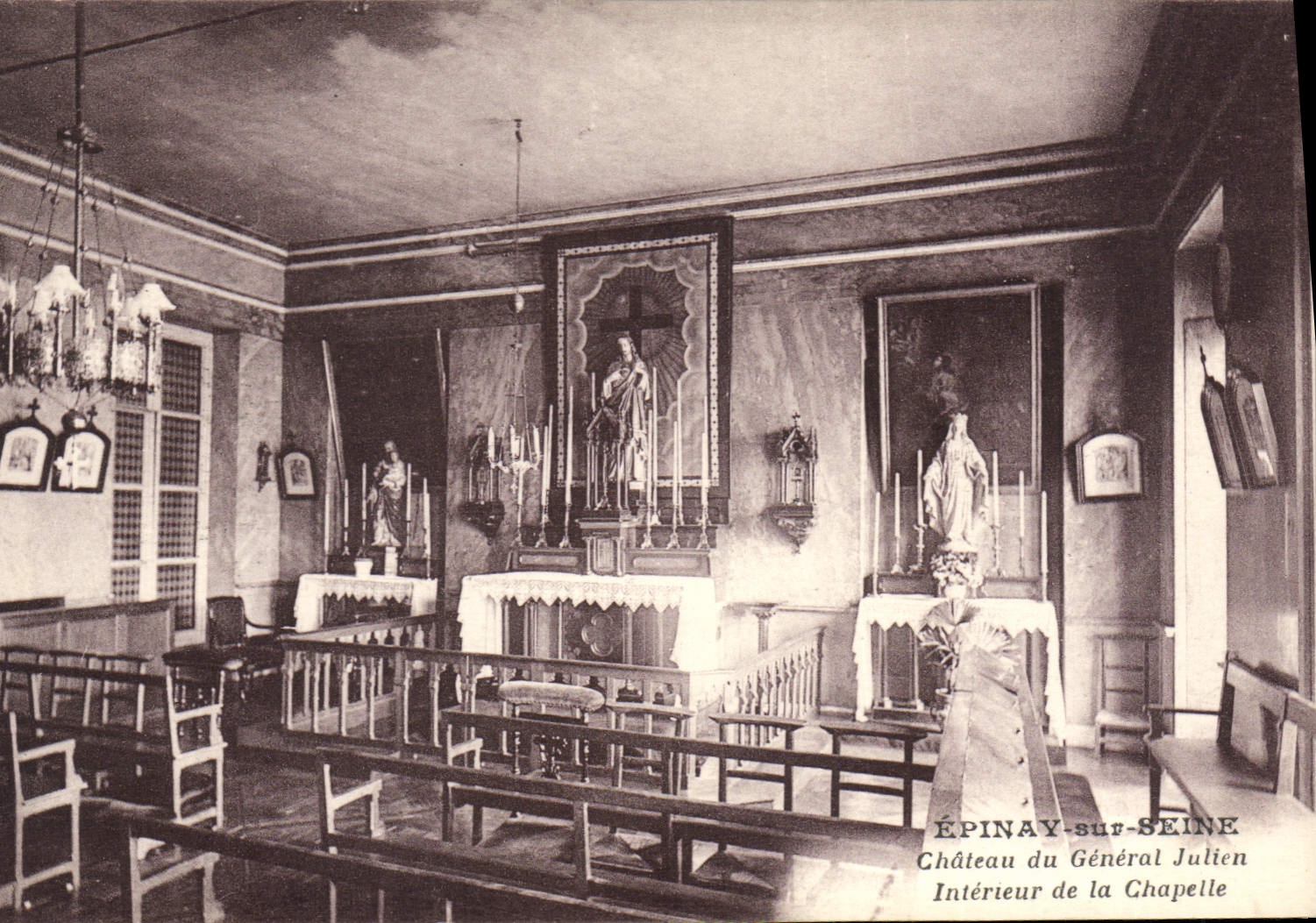 ÉPINAY-sur-SEINE — Château du Général Julien — Intérieur de la Chapelle