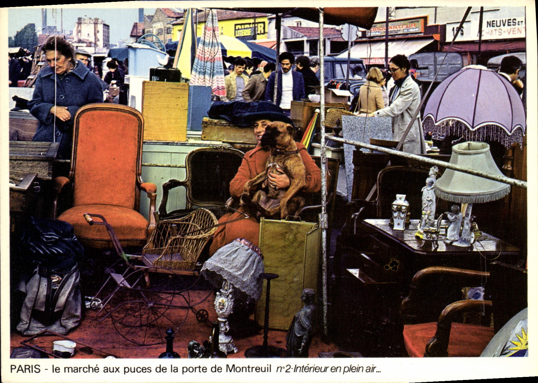 CPSM Paris le marche aux puces de la porte de Montreuil Interieur en plein air