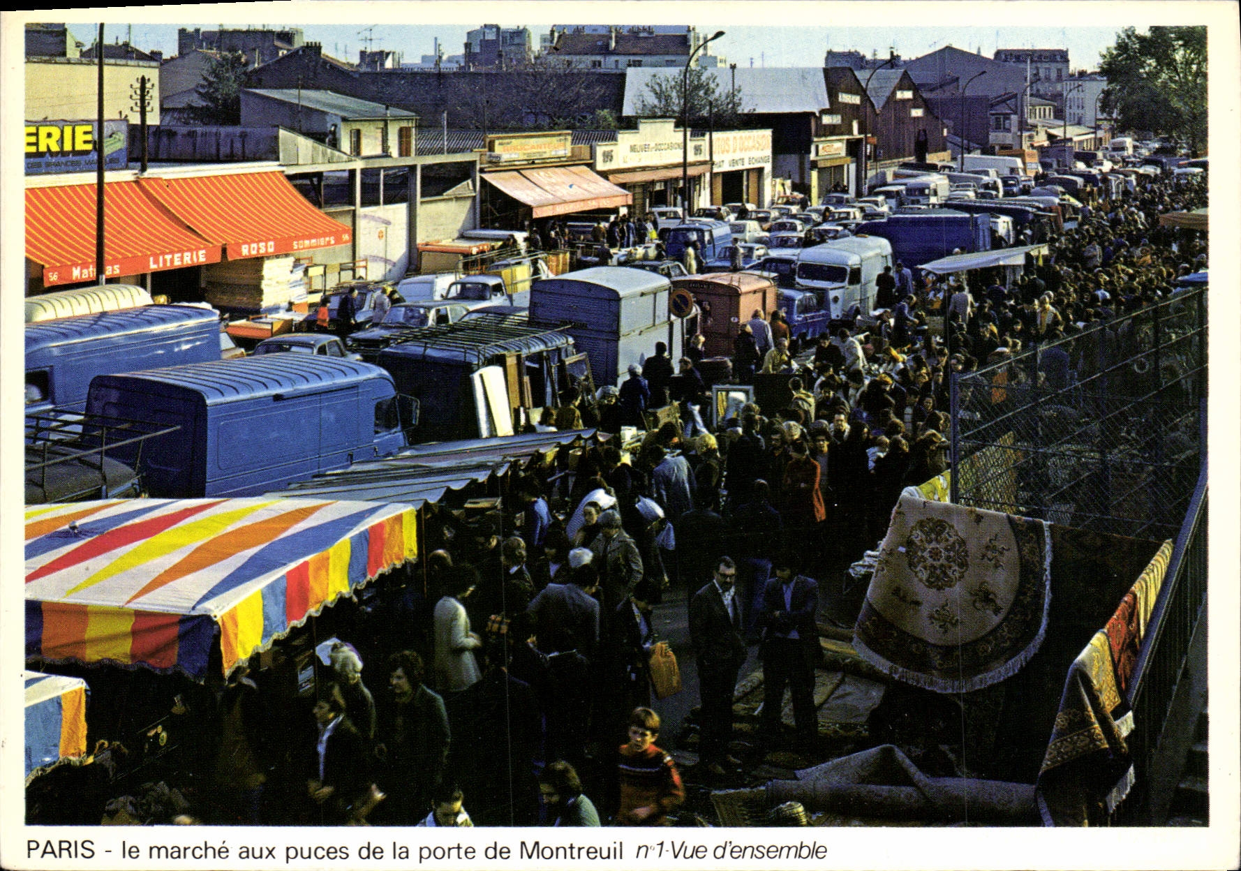 CPSM Paris le marche aux puces de la porte de Montreuil Vue d'ensemble