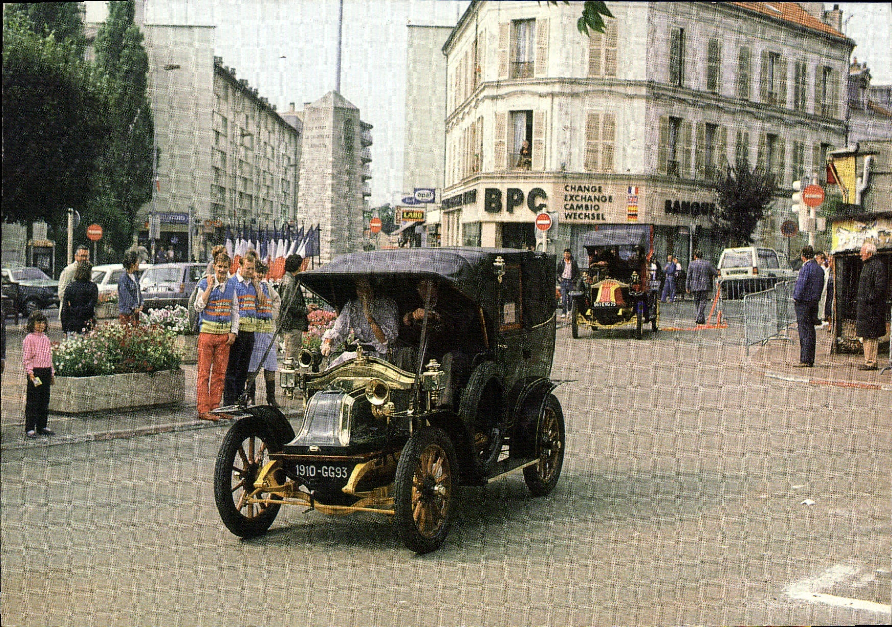 CPSM Gagny Place Foch Les Taxis de la Mame