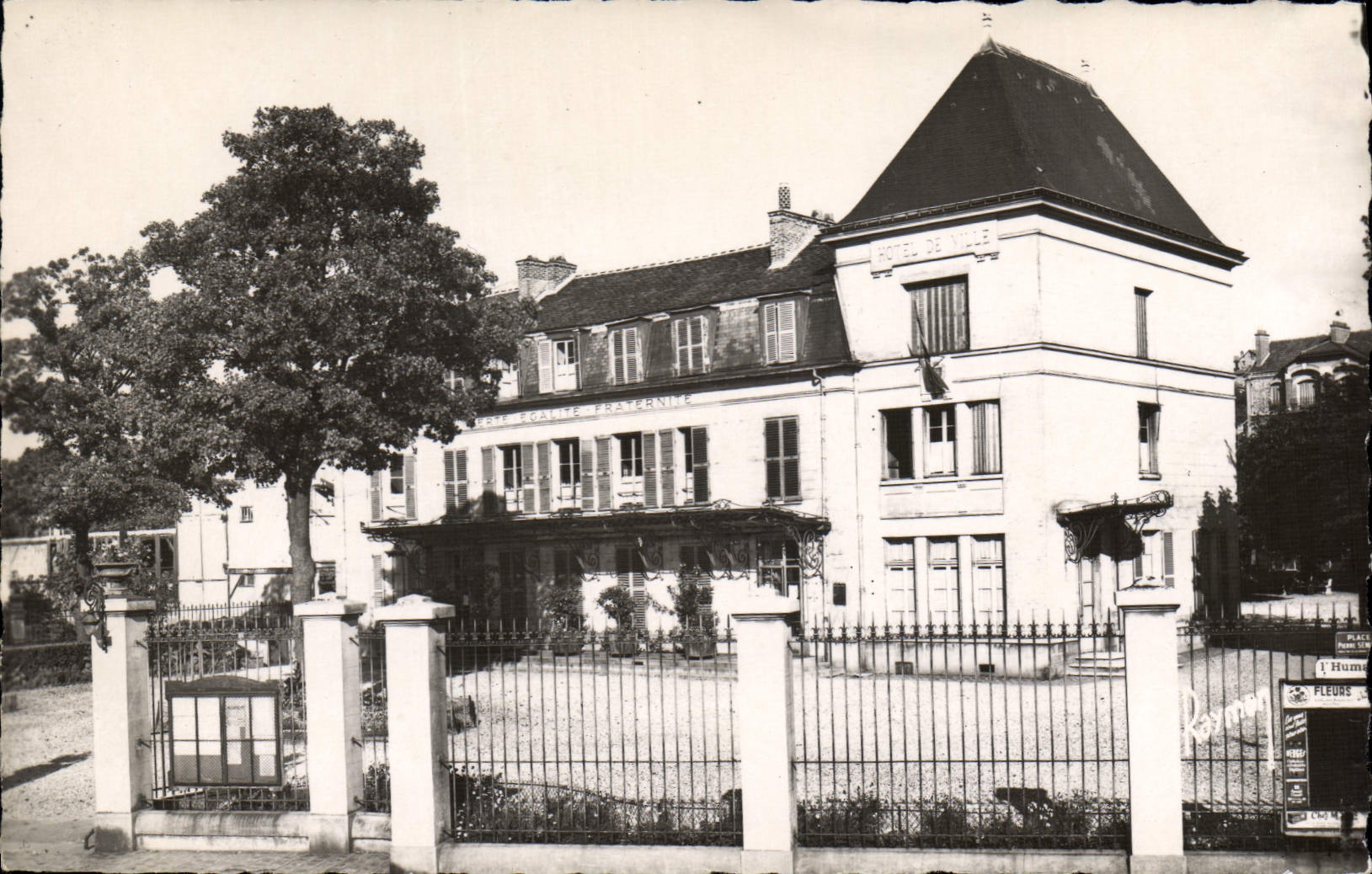 Town Hall — Villeneuve-Saint-Georges — Éditions d'Art Raymond
