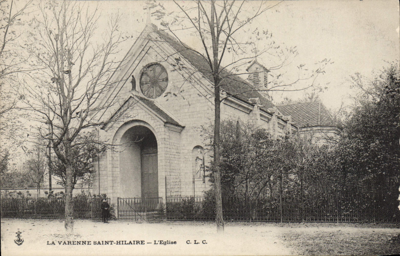 La Varenne-Saint-Hilaire — L'Église — C.L.C.