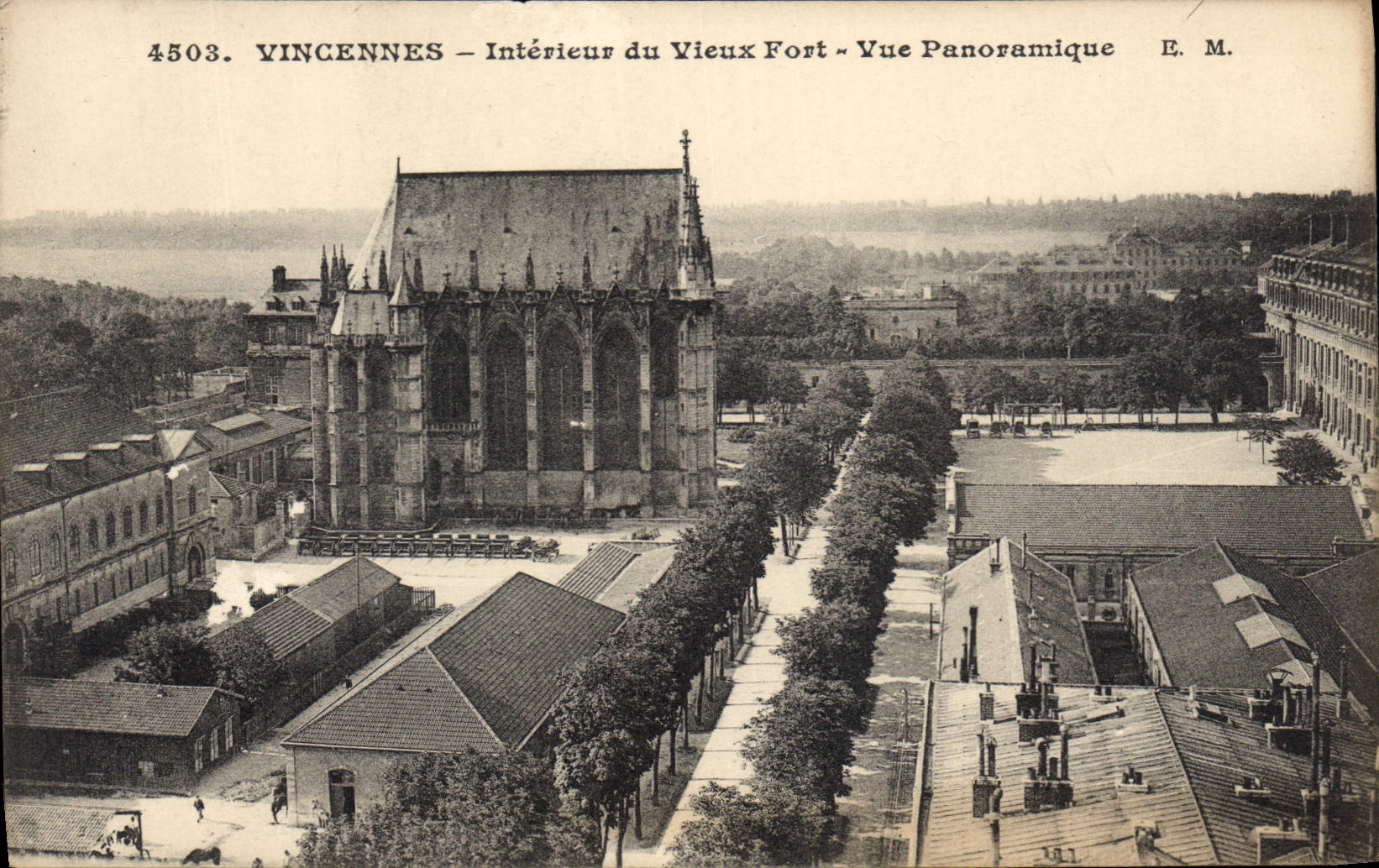 Vincennes — Intérieur du Vieux Fort — Vue Panoramique — E. M.