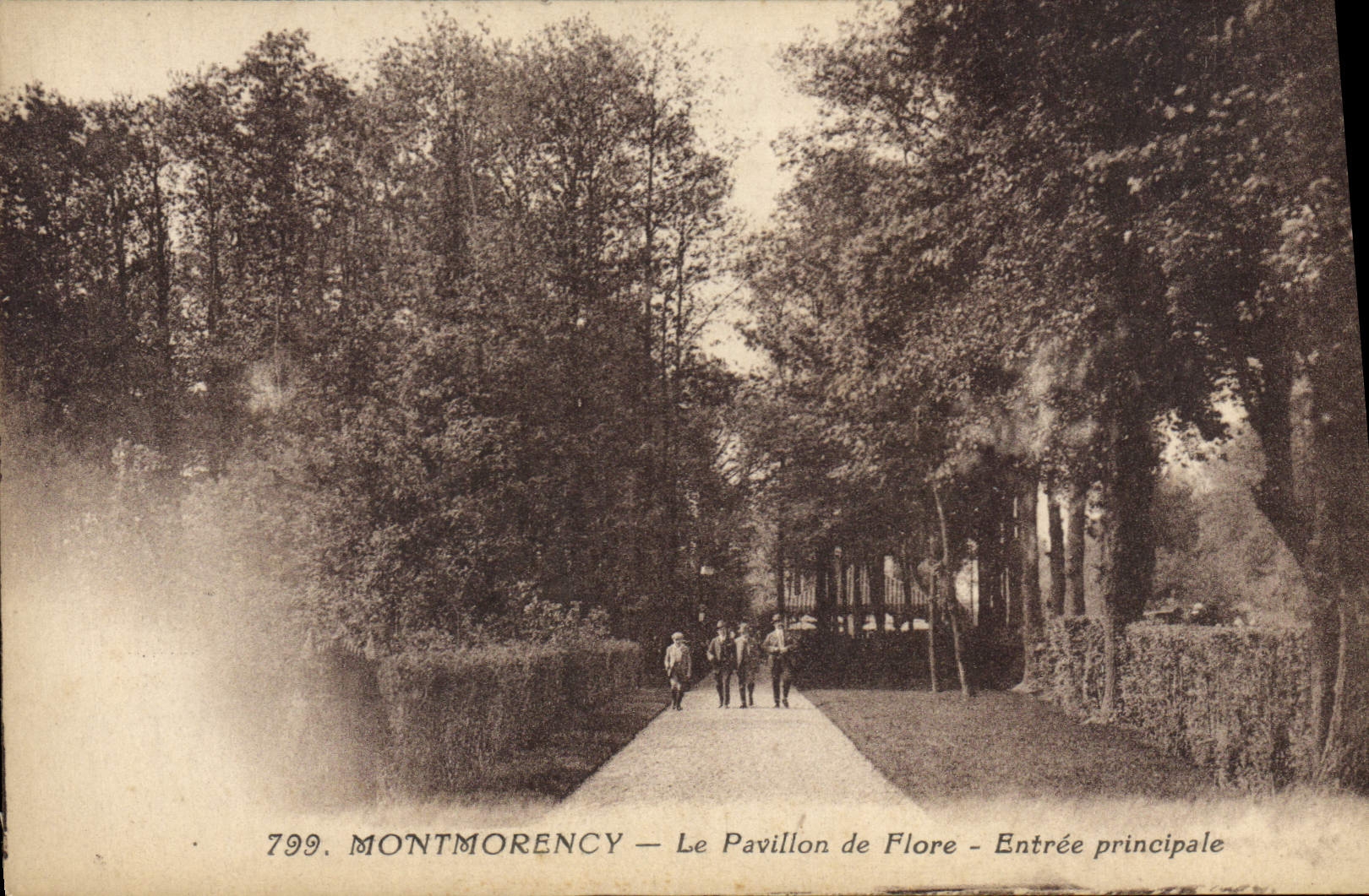 Montmorency — El Pavillon de Flore — Entrada principal