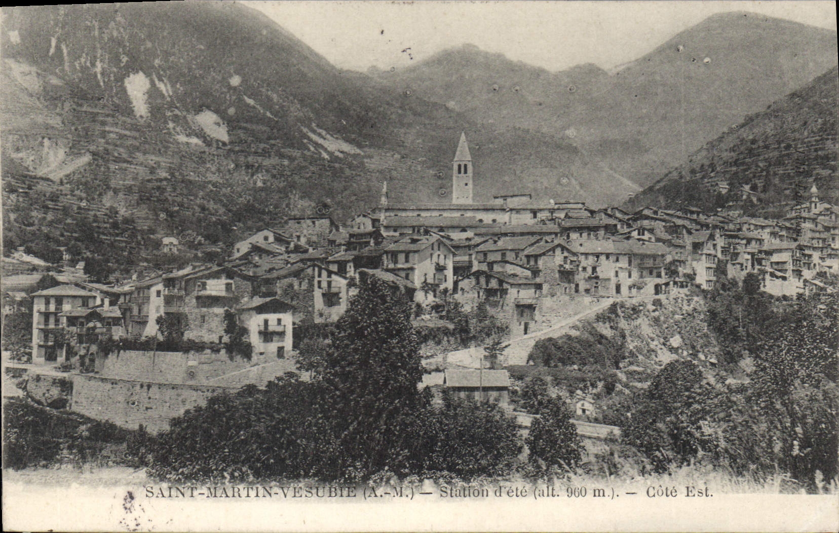Saint-Martin-Vésubie (A.M.) — Station d'été (alt. 960 m.) — Côté Est.
