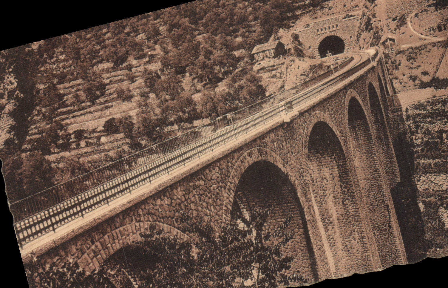 Viaduc Bassdra et le Tunnel Gracian — sur la ligne Nice-Coni — Éditeur Merle, Sospel, n°45