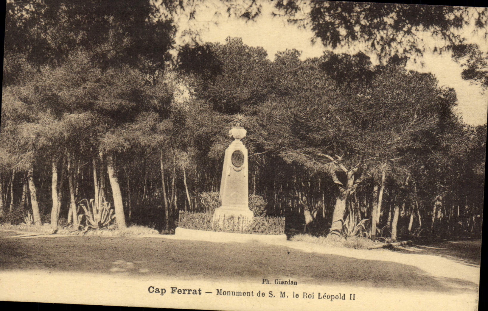 Cap Ferrat — Monument du Roi Léopold II — Ph. Giardan