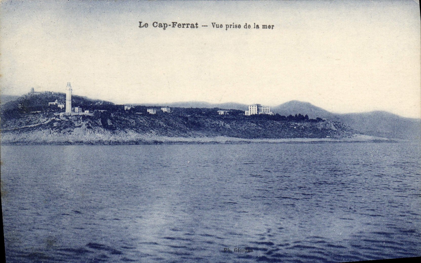 Le Cap-Ferrat — Vue prise de la mer — Ph. Cloryan