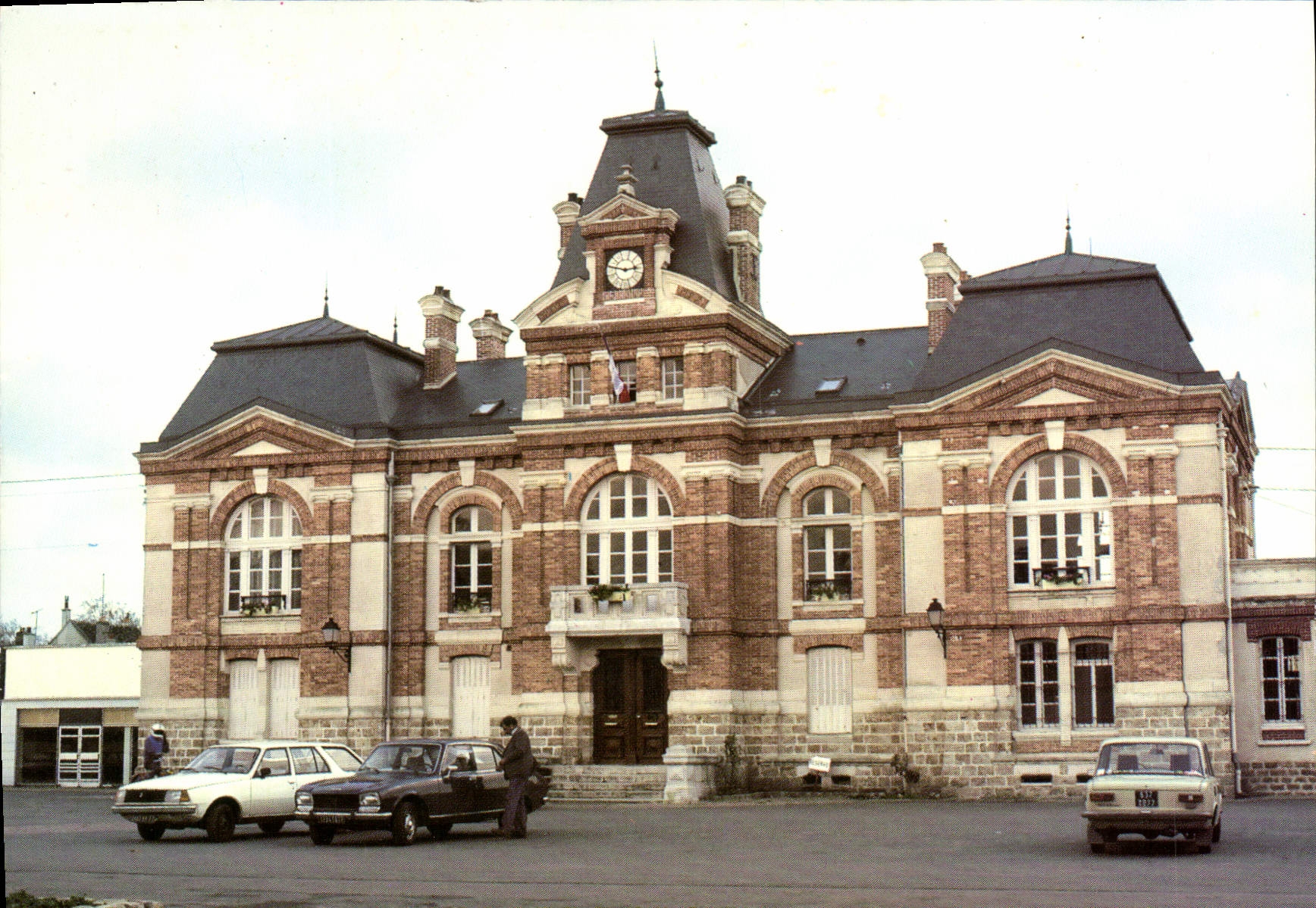 CPSM Normant L'Hotel de Ville