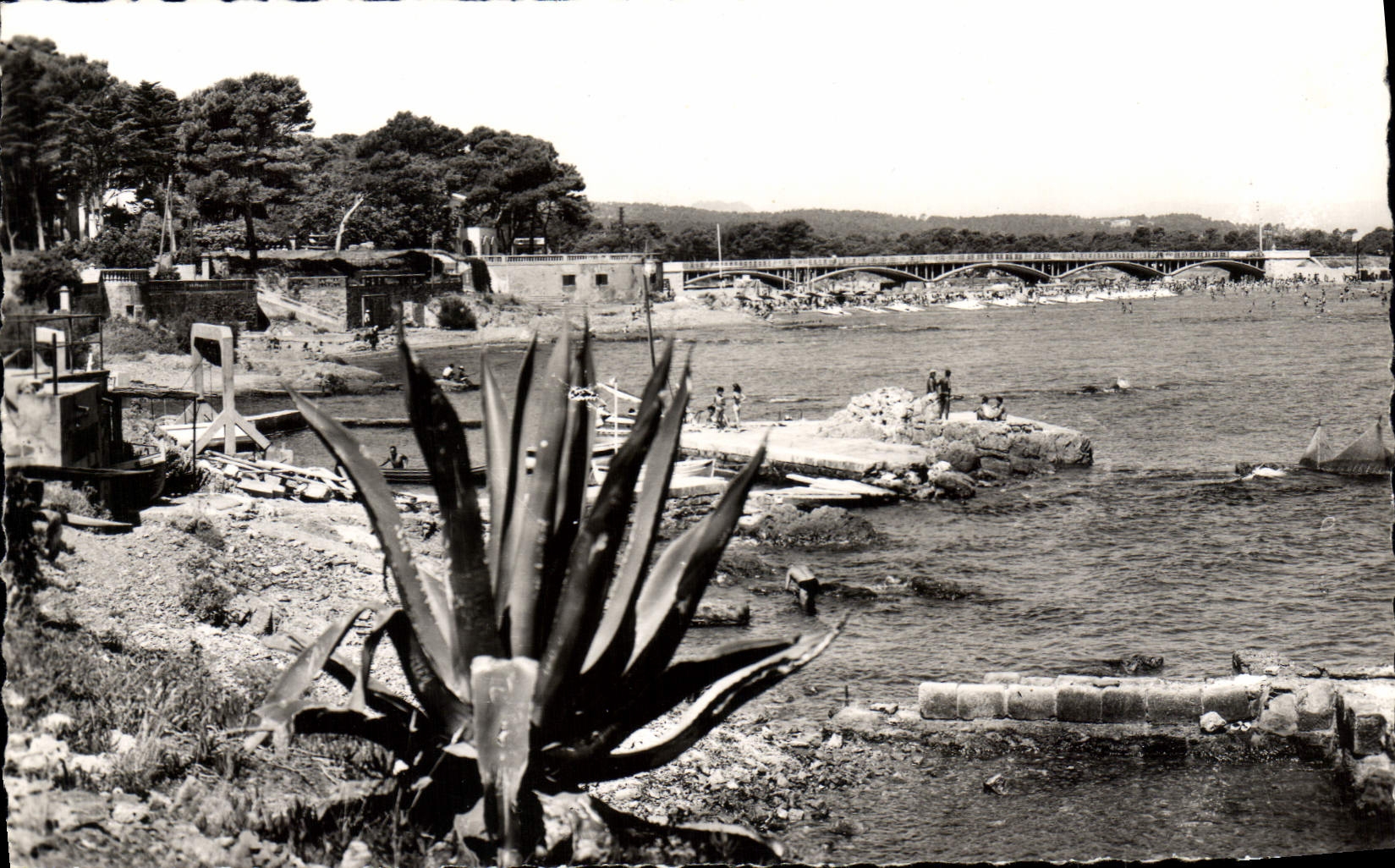 St-Aygulf (Var) — Vue sur le Port et la Grande Plage — Éditions MAX