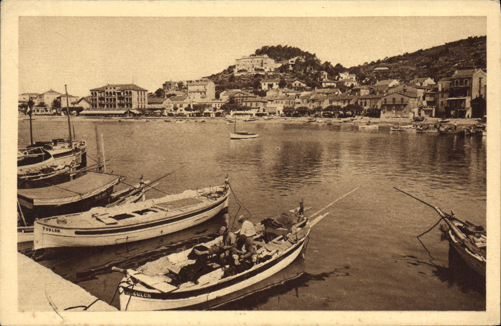 Le Lavandou — Le Port — Édition M. Pissot, Collection La Côte d'Azur, n°2