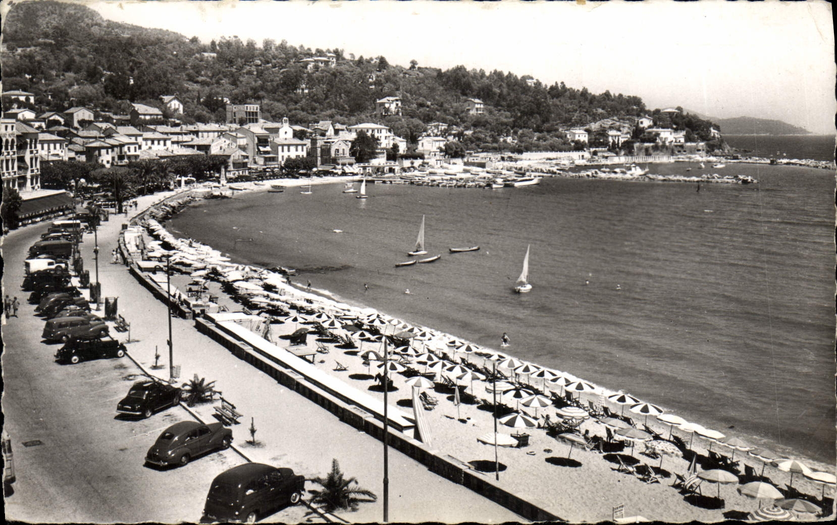 Le Lavandou — Le port et la plage — Editions S.E.R.T. 48-28