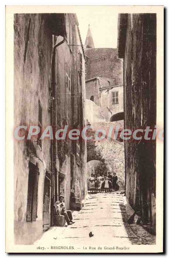 CPA Brignoles la rue du grand escalier 
