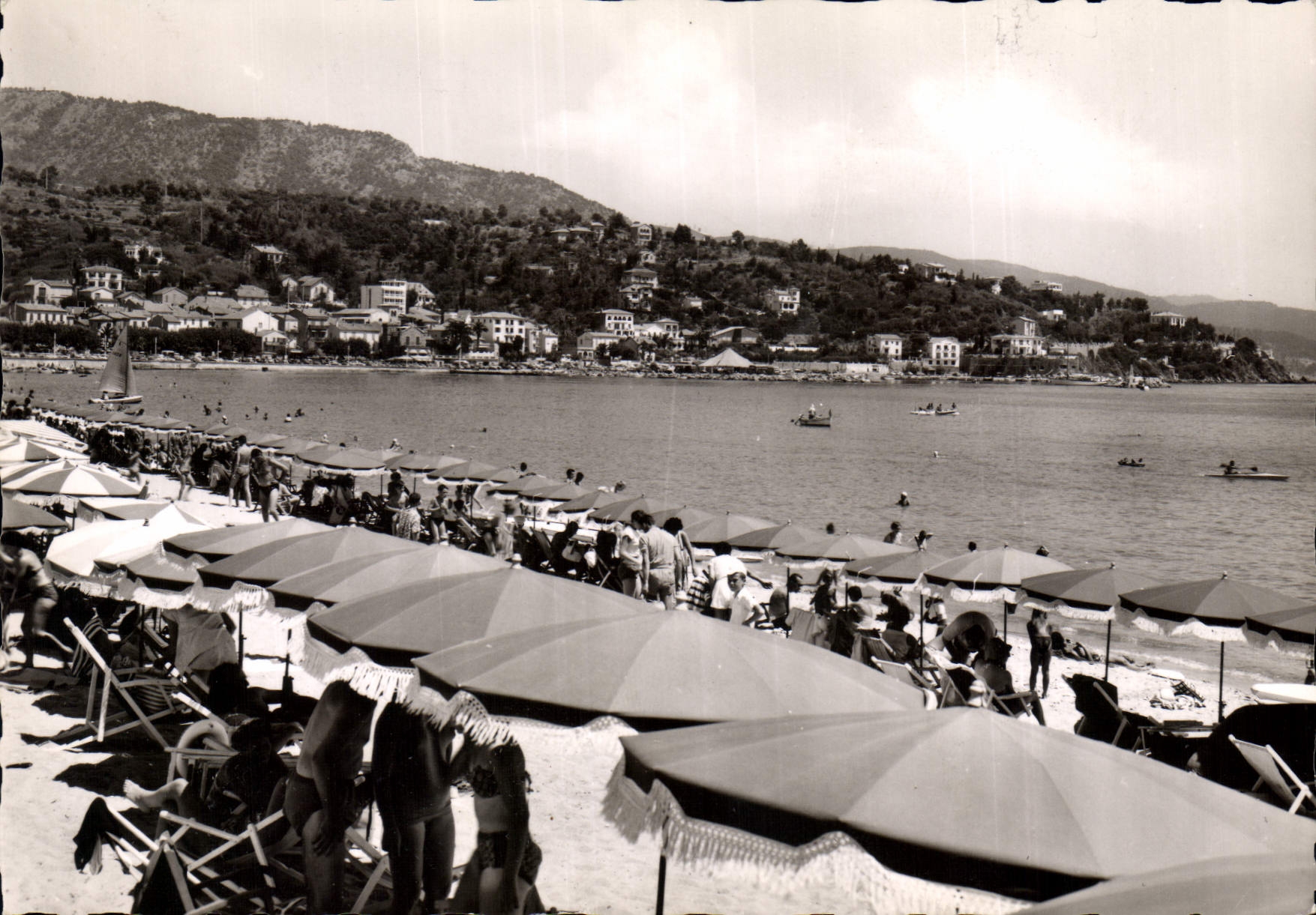 La Lavandou (Var) — La Plage — Éditions Vella, n° 1429