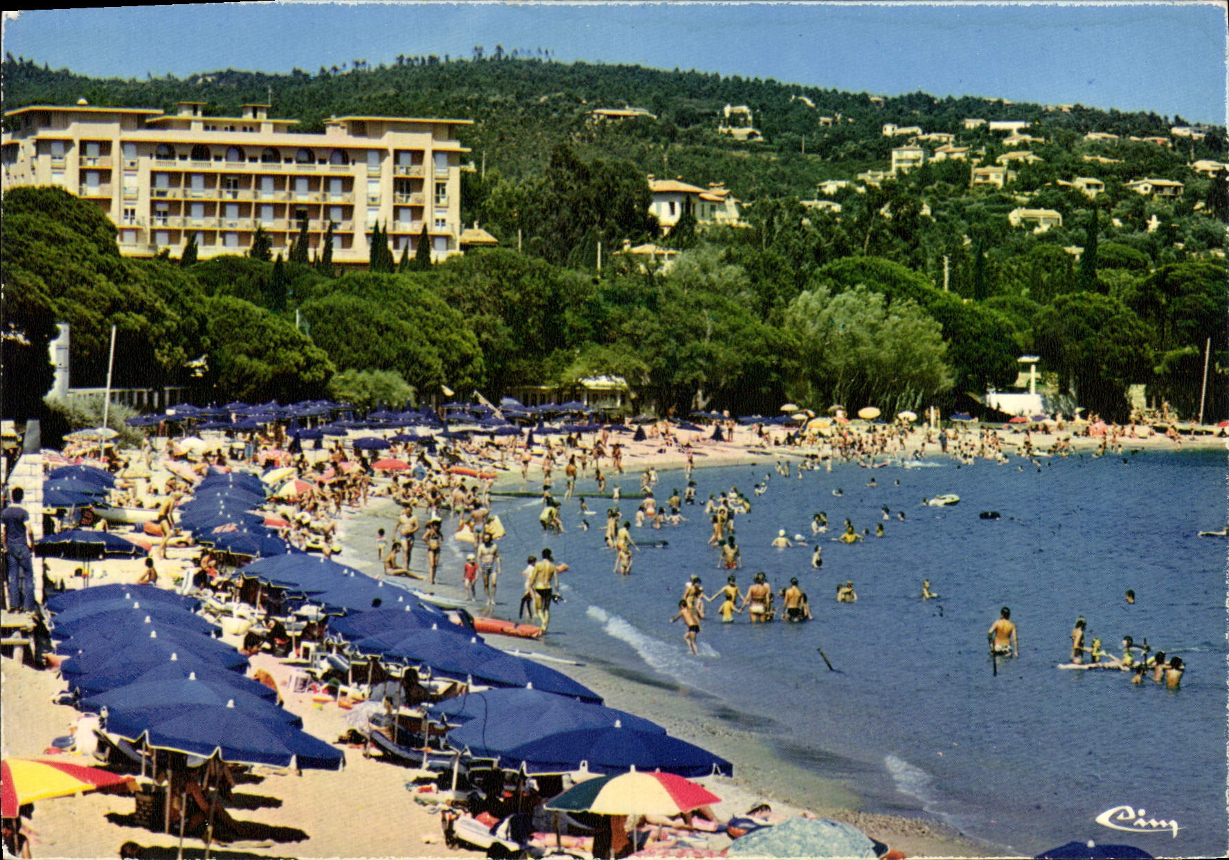 CPSM Les Issambres Var La plage et la maison famillale du Val d'Esquieres 