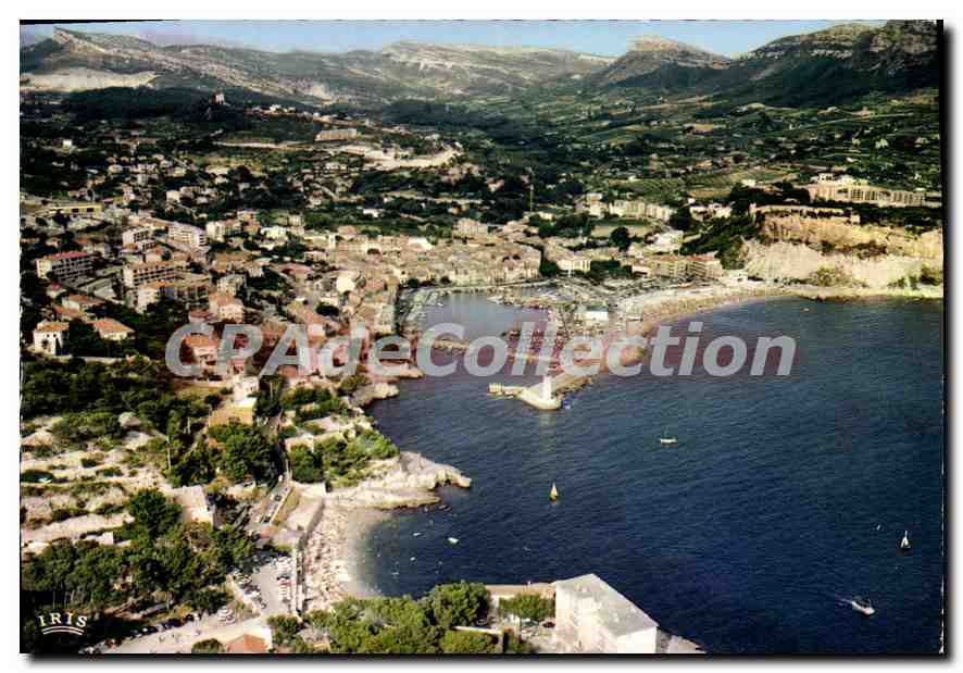 CPSM Reflets de Provence Cassis et ses Calanques B du R Vue aerienne du Petit Port et les Plages du
