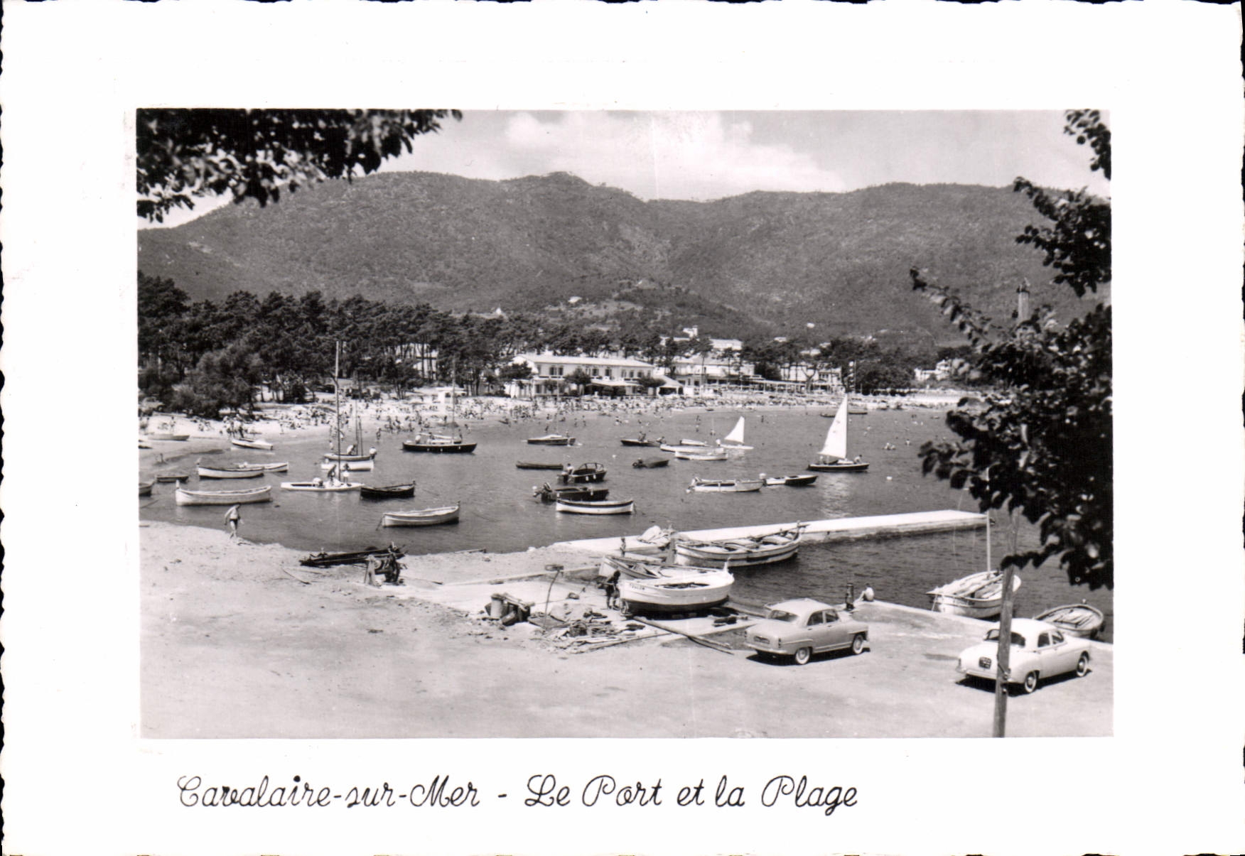 Cavalaire-sur-Mer - Le Port et la Plage — Éditions de France, n° 7588