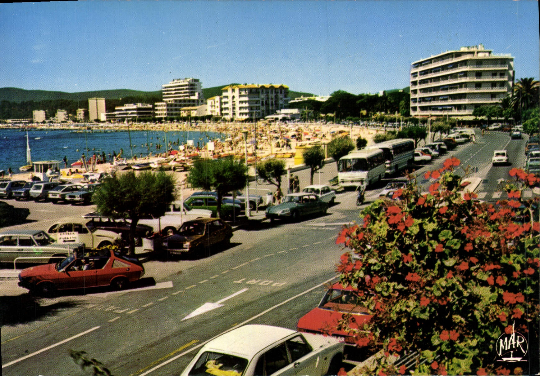 Le Lavandou (Var) — Vue sur le Port — Les Éditions MAR, n° 13207