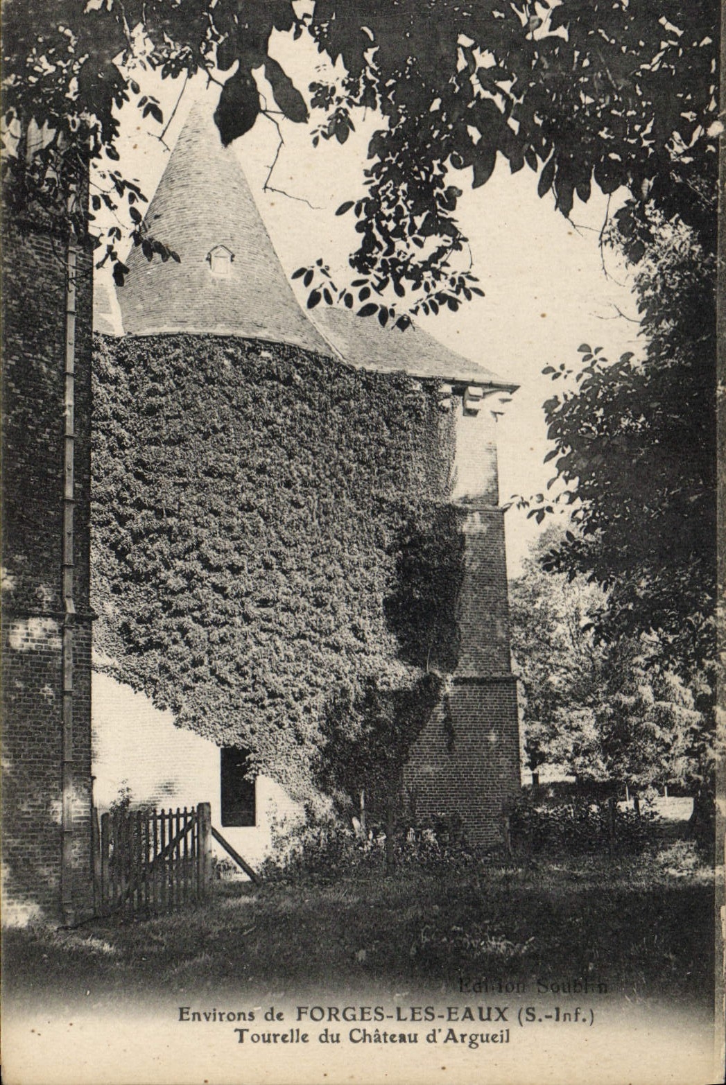 CPA Environs de Forges les Eaux S Inf Tourelle du chateau d'Argueil 