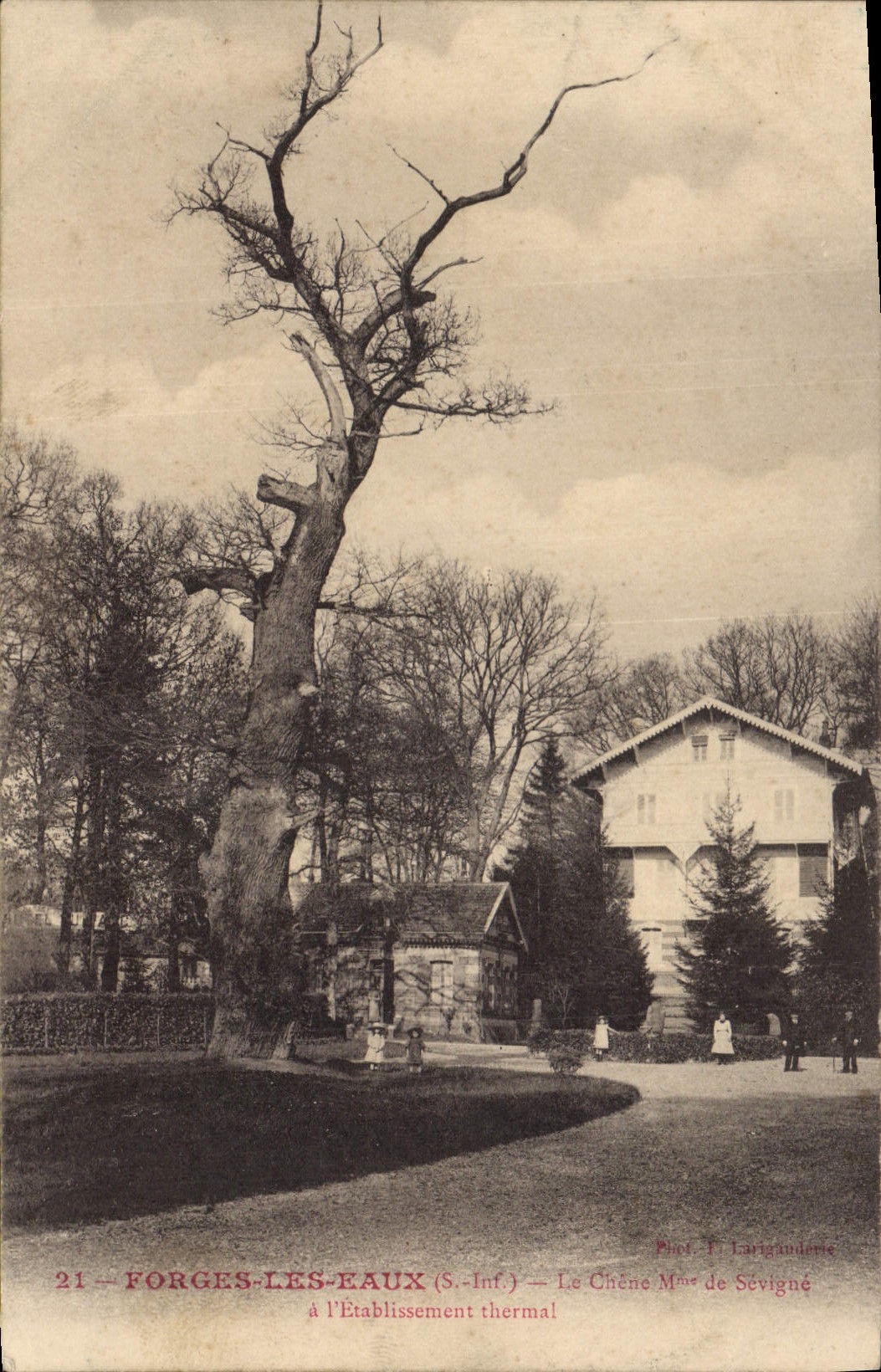 CPA Forges les Eaux S Inf la Chene Mme de Sevigne a l'Etablissement thermal 