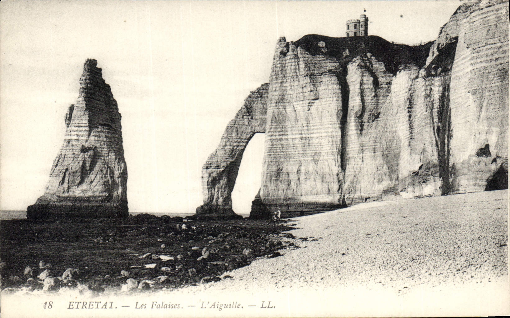 CPA Etretat les Falaises l'Aiguille 