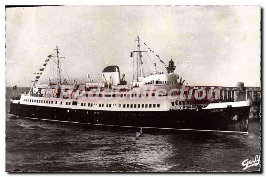 CPA Dieppe Seine Maritime le Paquebot Lisieux arrivant a Dieppe la plus moderne des Paquebots SNCF B