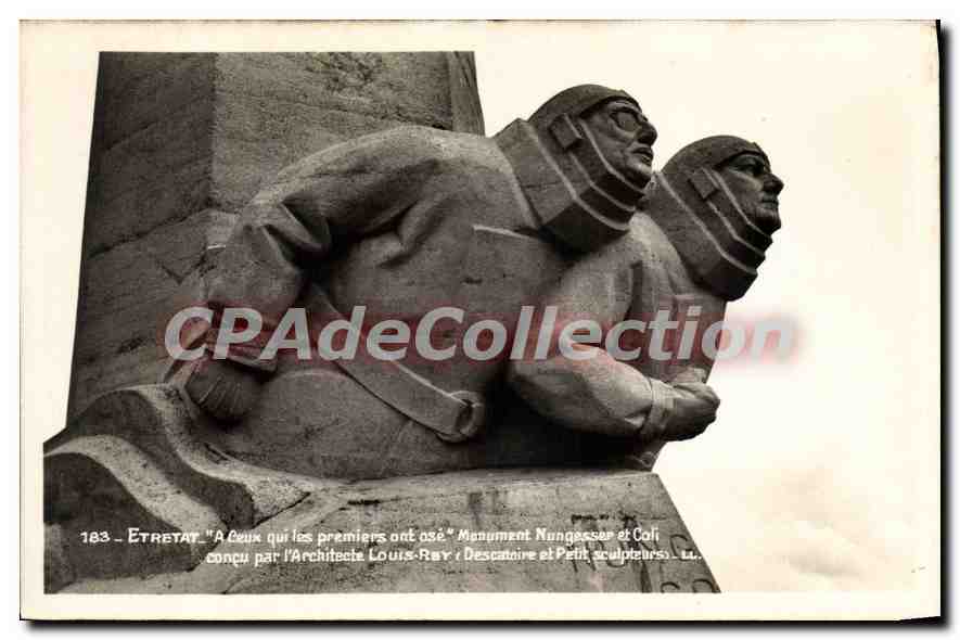 CPA Etretat A Ceux qui les premiers ont ase Monument Nungesser et Coli Coli Conqu par l'architecte L