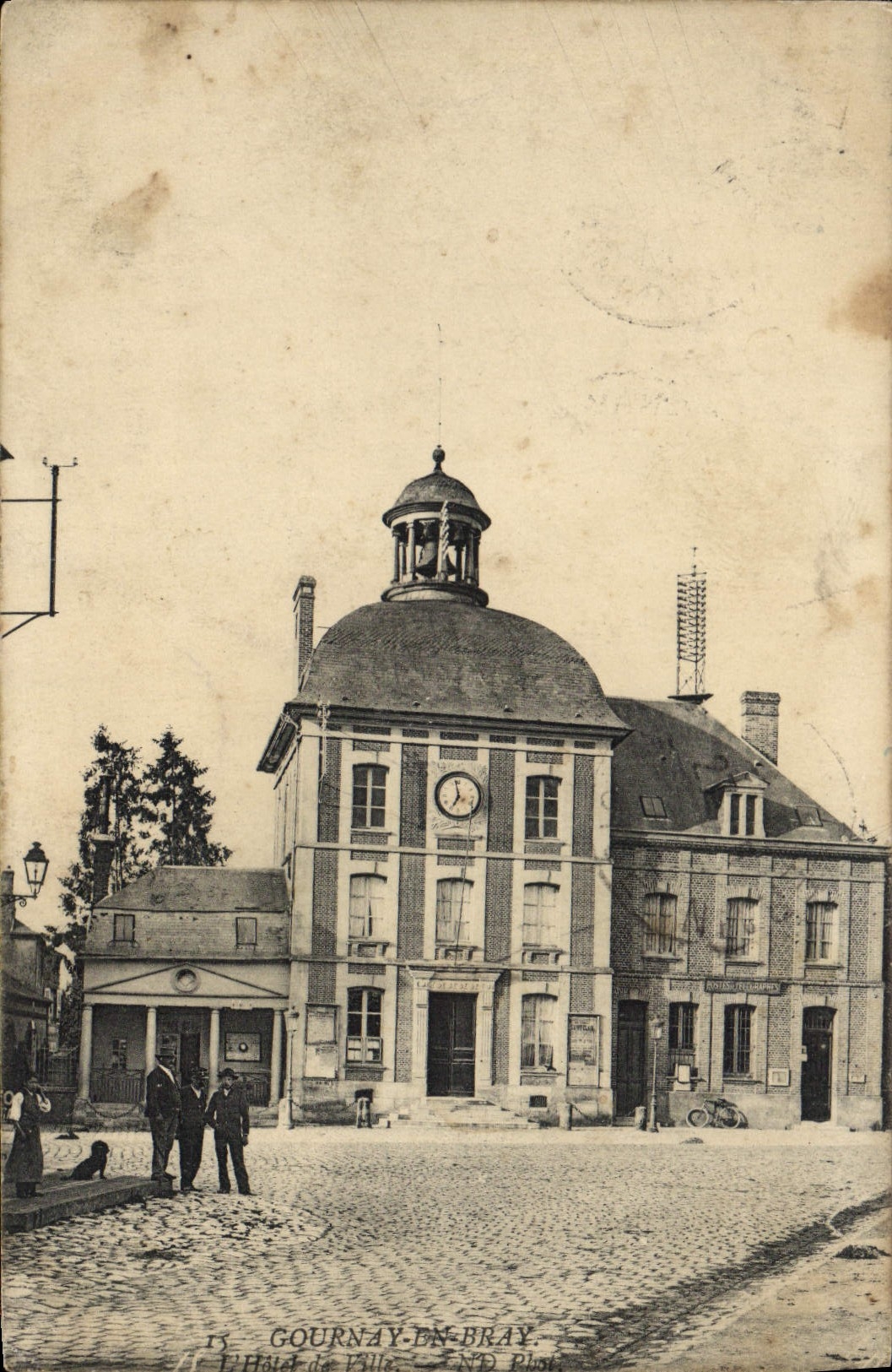 CPA Gournay en Bray l'Hotel de Ville 