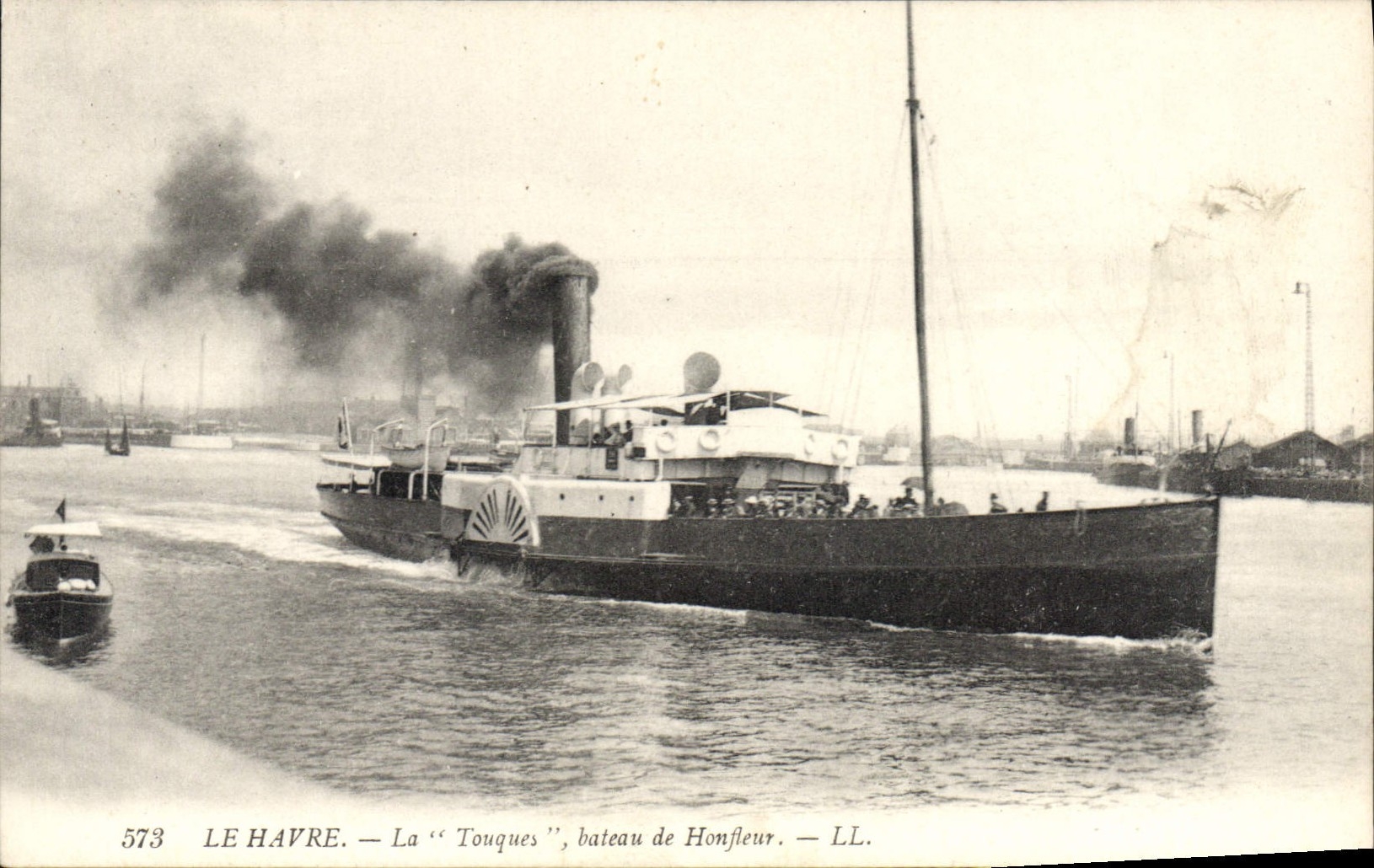 CPA Le Havre La Touques bateau de Honfleur 