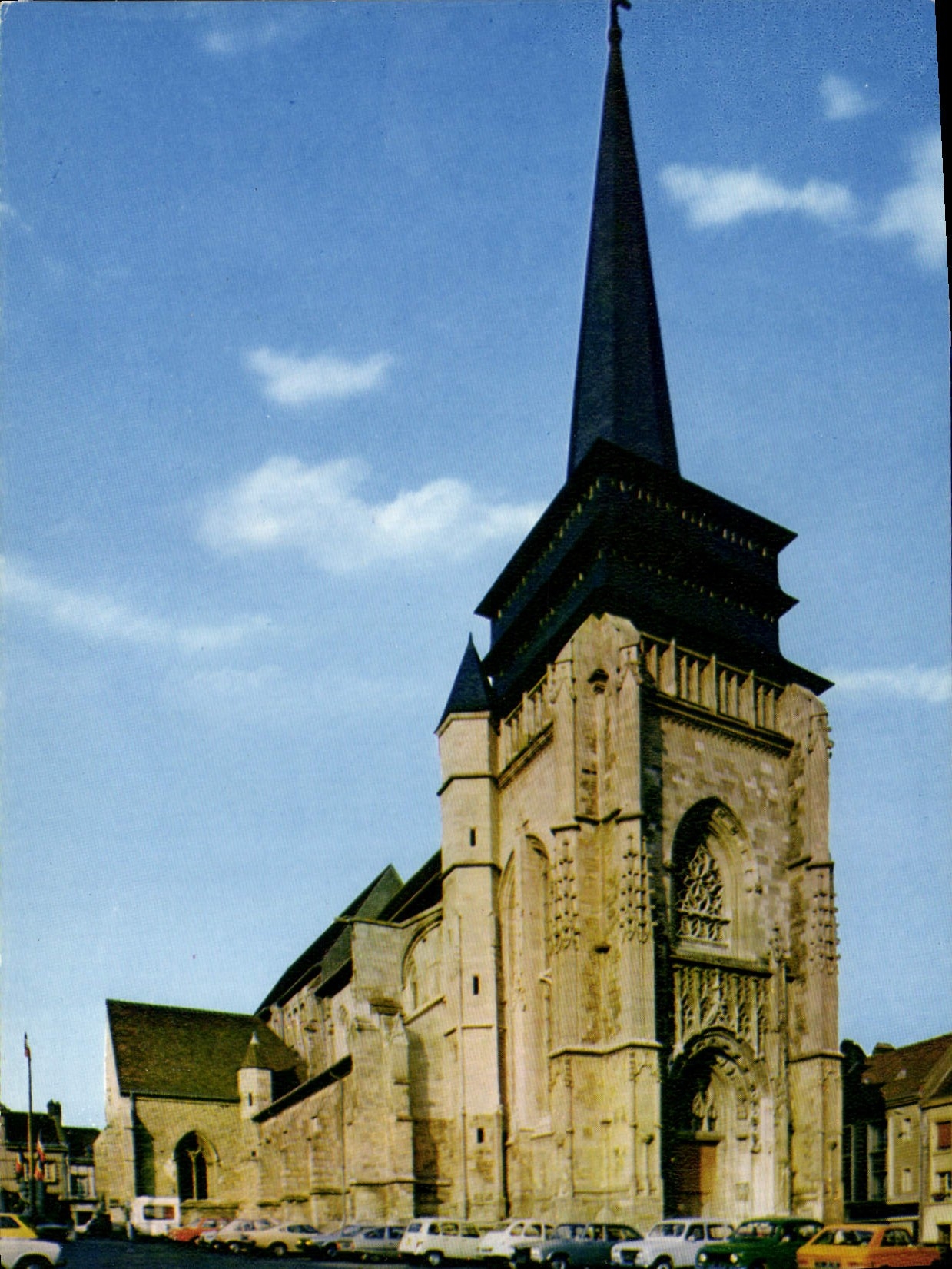 CPSM Neufchatel en Bray Seine Mar Eglise Notre Dame 