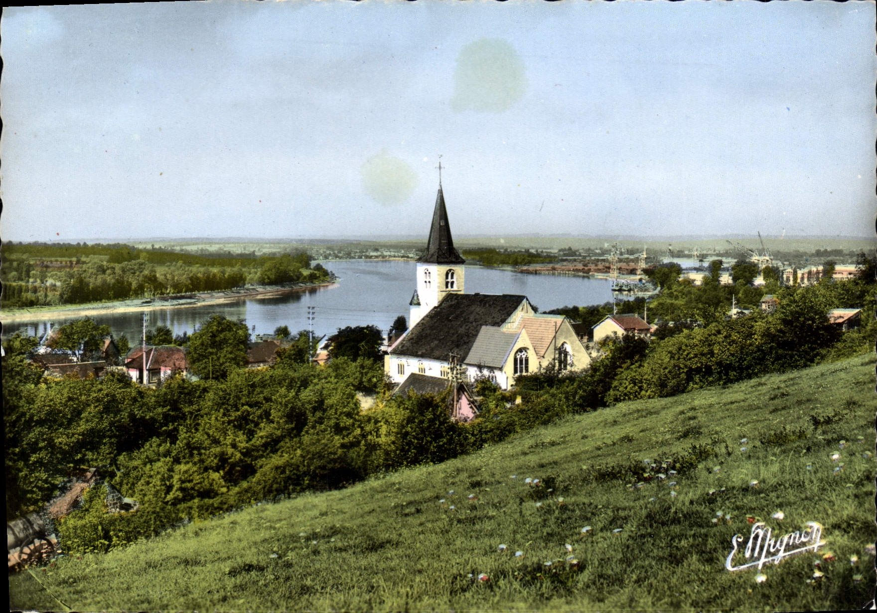 CPSM Le Trait S Mme l'Eglise et la Vallee de la Seine 