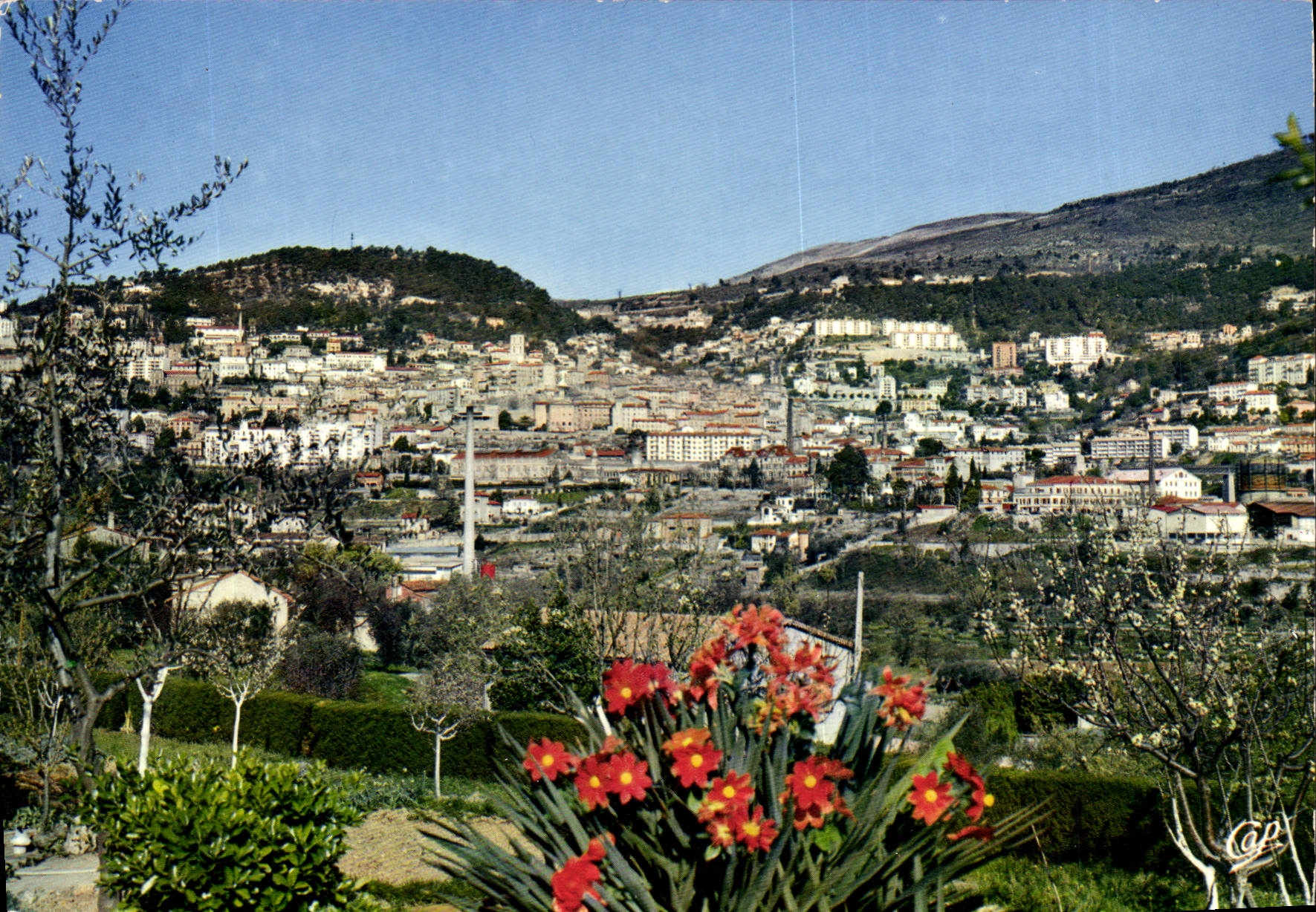Grasse — Vue sur la Ville au printemps — Éditions CAP, N° A 596