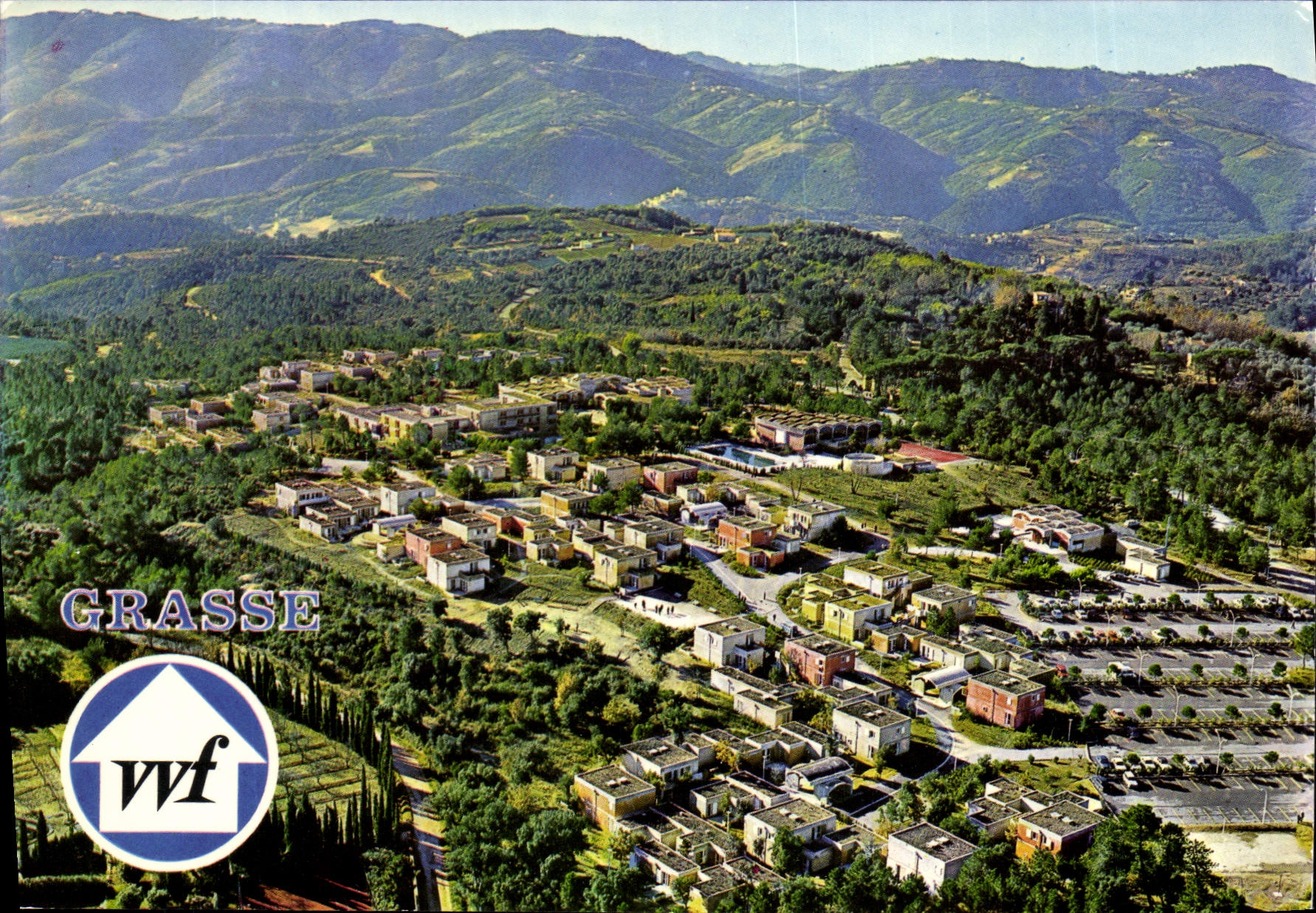 Grasse — vue aérienne du village — Editions GILLETTA