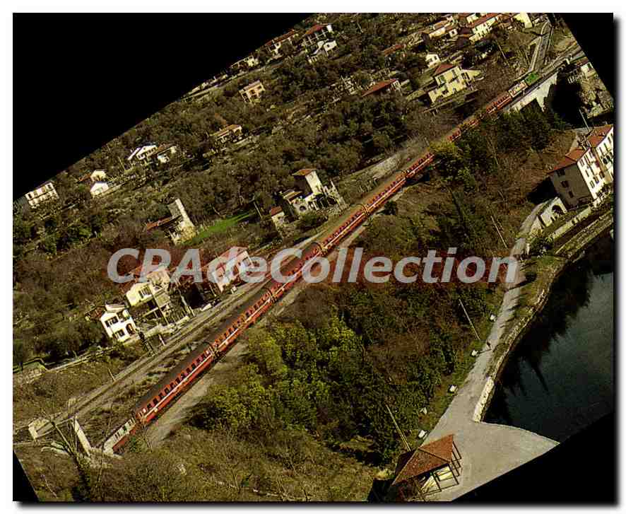 CPSM Breil sur Roya un train special San Remo Berne va enter en gare 