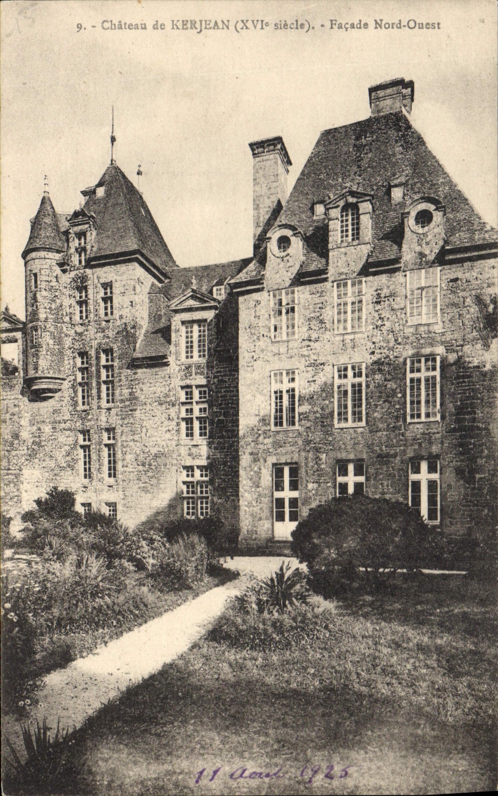 Château de Kerjean (XVIe siècle) — Façade Nord-Ouest — Collection J.-P. Morlaix