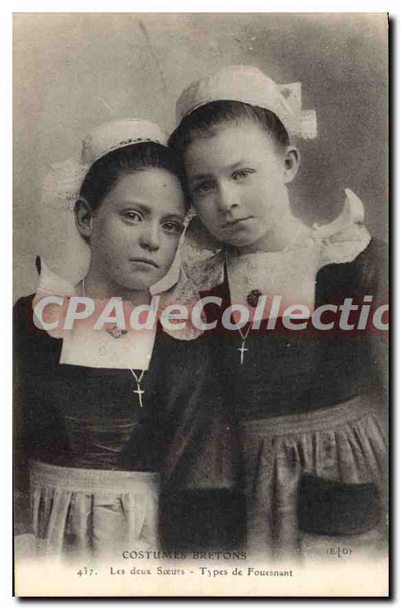 CPA Costumes Bretons Les deux Soeurs Types de Fouesnant 